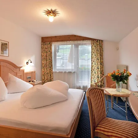 Hotel Schwarzer Adler 3*