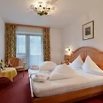 Schwarzer Adler Hotel 3*