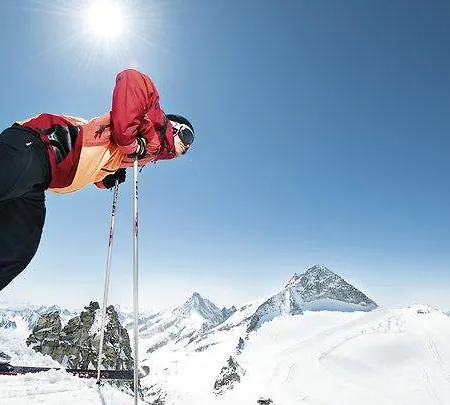 Schwarzer Adler فندق هيباخ